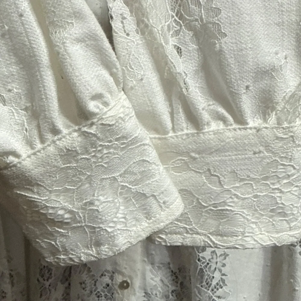 L’AGENCE Jenica Lace Blouse